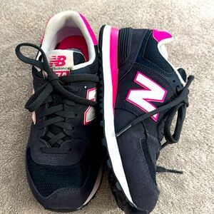 Never Worn New Balance 574 - Size 6.5